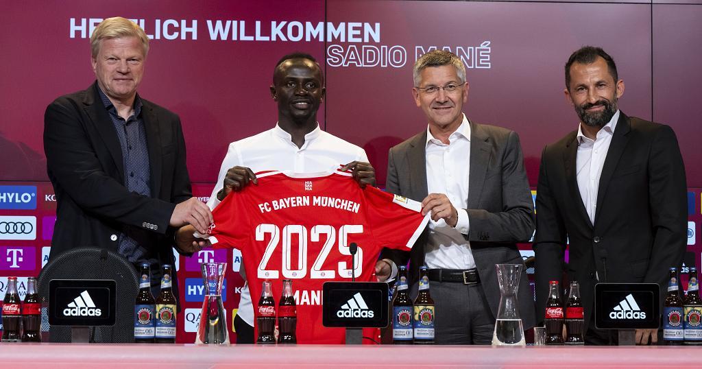 Sadio Mané officially joins Bayern Munich until 2025