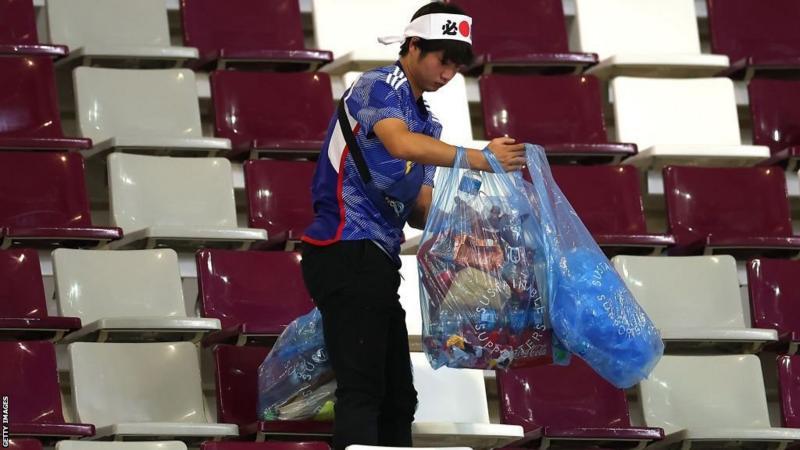 World Cup 2022: Japan's fans clean up stadium after win over Germany World Cup 2022: Japan's fans clean up stadium after win over Germany