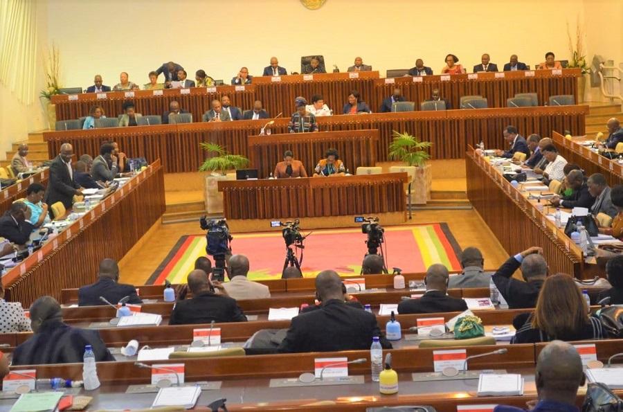 Parliament will spend 3.1 billion meticais next year Parliament will spend 3.1 billion meticais next year