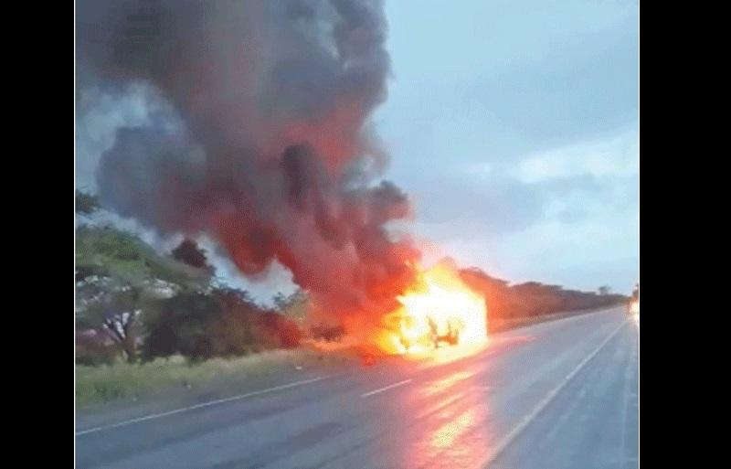 Mozambique-SouthAfrica: Travel via KZN not recommended as two more Mozambican vehicles torched, another riddled with bullets Mozambique-SouthAfrica: Travel via KZN not recommended as two more Mozambican vehicles torched, another riddled with bullets
