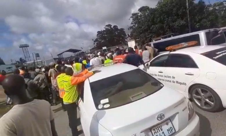 Protesters block Mozambique -South Africa border in Ponta do Ouro Protesters block Mozambique -South Africa border in Ponta do Ouro