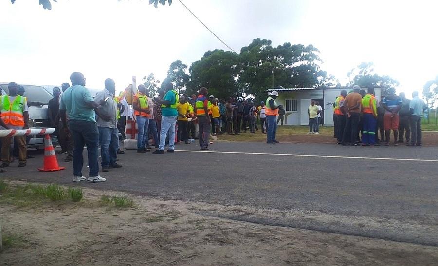 Mozambican transport operators block Ponta do Ouro border Mozambican transport operators block Ponta do Ouro border