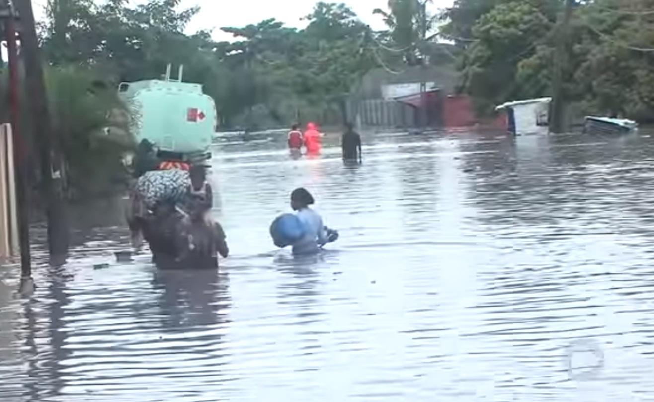 Watch: Freddy’s approach causes flooding in Beira, cuts Sofala’s main road Watch: Freddy’s approach causes flooding in Beira, cuts Sofala’s main road