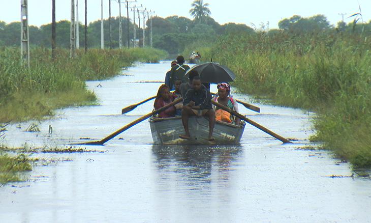 More than 5,000 families stranded by floods in Marracuene More than 5,000 families stranded by floods in Marracuene