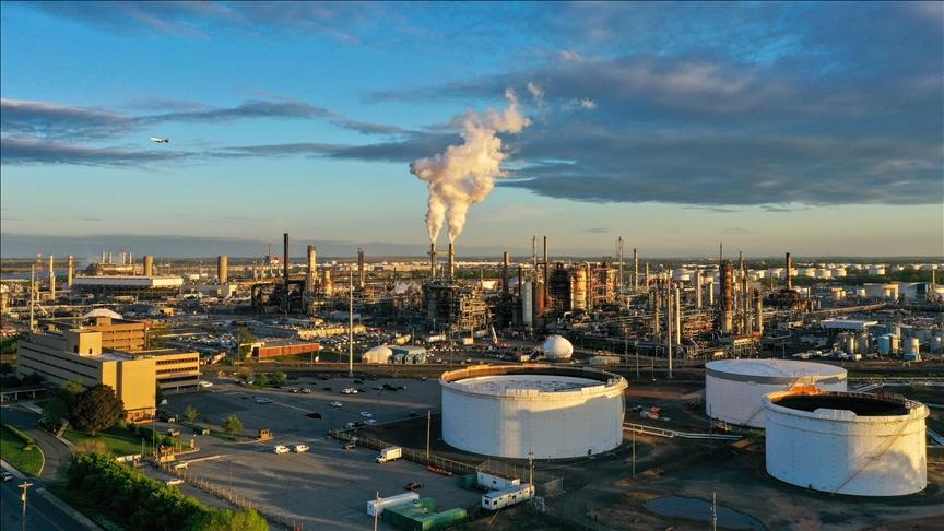 Oil prices mixed amid economic slowdown worries, drop in US inventory Oil prices mixed amid economic slowdown worries, drop in US inventory
