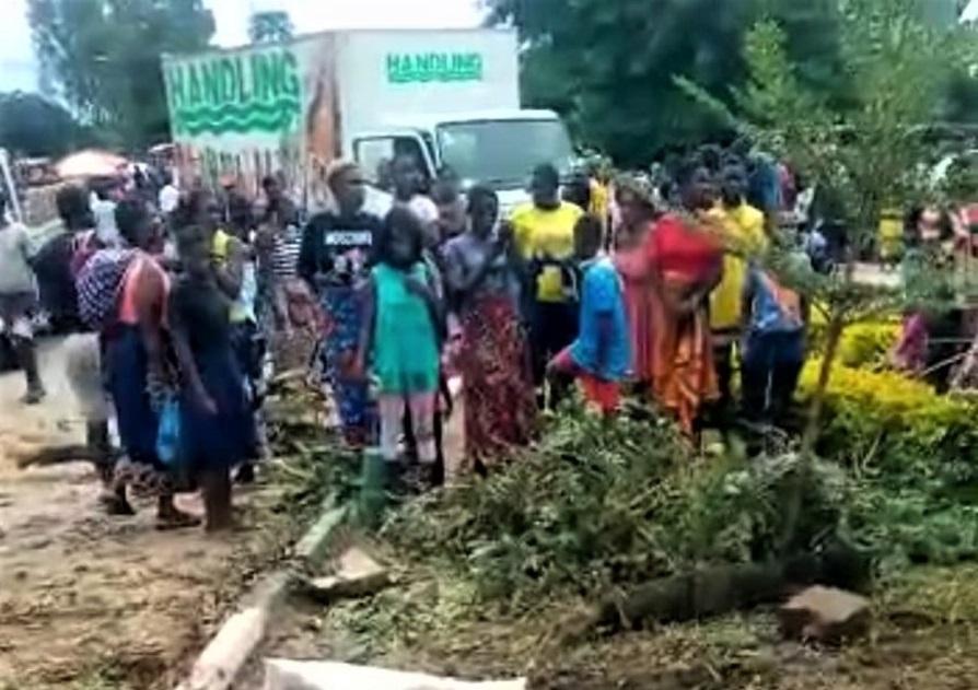 Ten people killed as truck loses control in Gondola Ten people killed as truck loses control in Gondola