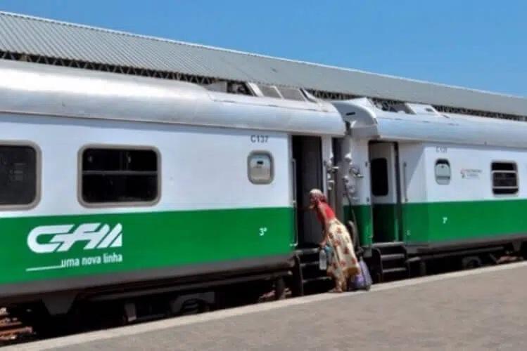 Sena Line: Passenger trains resume a month after cuts caused by Cyclone Freddy Sena Line: Passenger trains resume a month after cuts caused by Cyclone Freddy