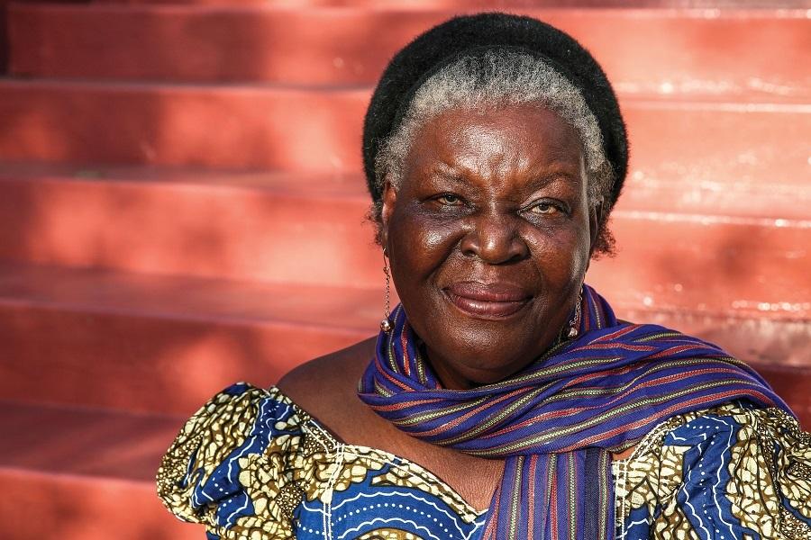 Camões prize to be awarded to Mozambican Paulina Chiziane on May 5, in Lisbon Camões prize to be awarded to Mozambican Paulina Chiziane on May 5, in Lisbon