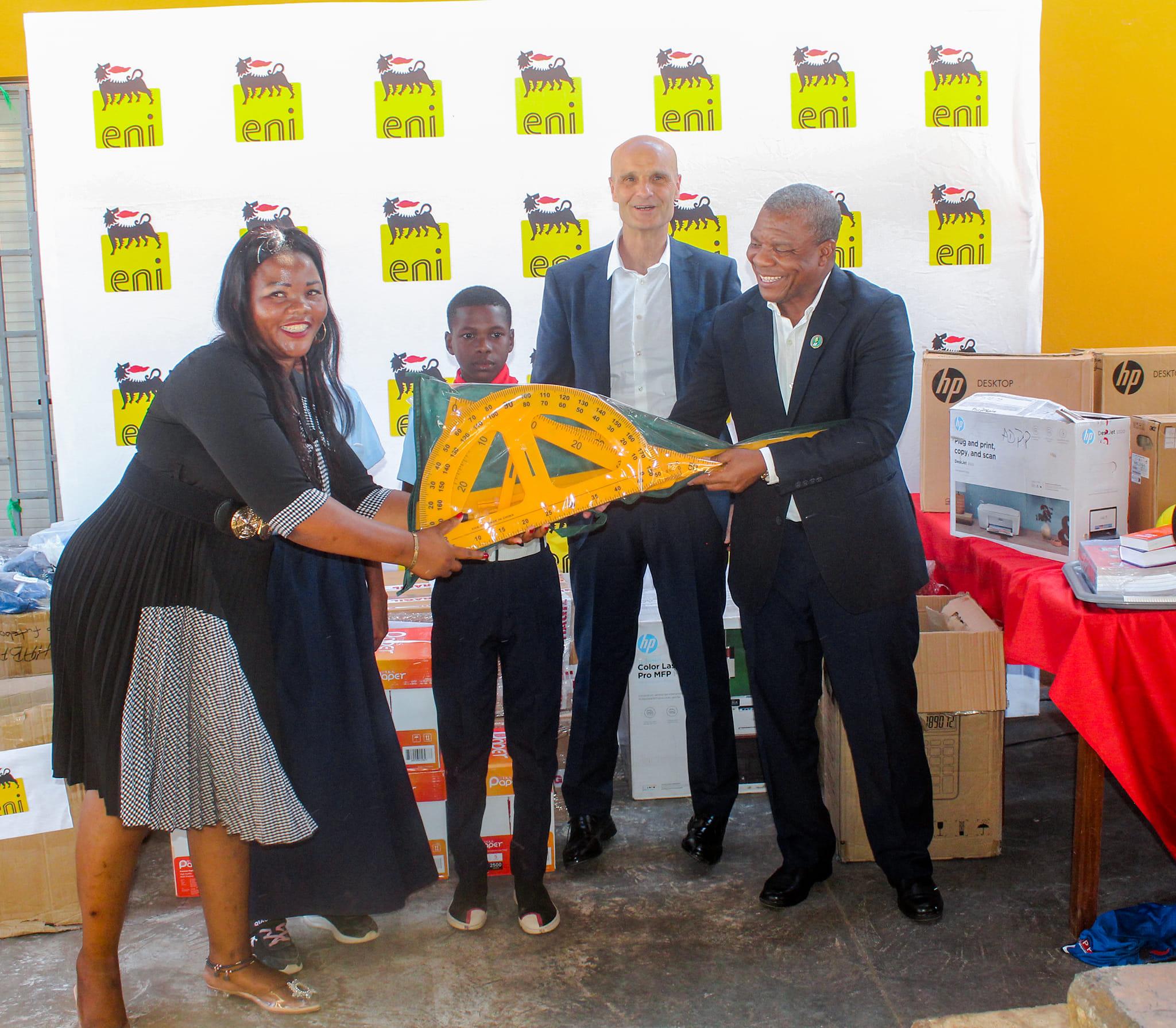 Eni Rovuma Basin provides school material to Kuparata and Kumilamba primary schools in Pemba Eni Rovuma Basin provides school material to Kuparata and Kumilamba primary schools in Pemba