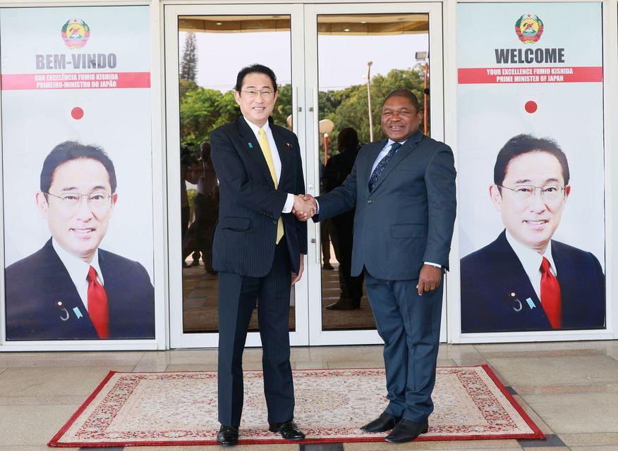 Japan-Mozambique Summit Meeting and Working Lunch (Summary) Japan-Mozambique Summit Meeting and Working Lunch (Summary)
