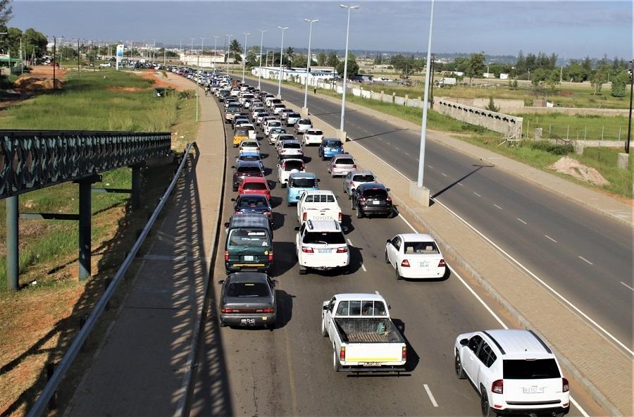 Govt mulls staggered working hours, to improve mobility in Greater Maputo Govt mulls staggered working hours, to improve mobility in Greater Maputo