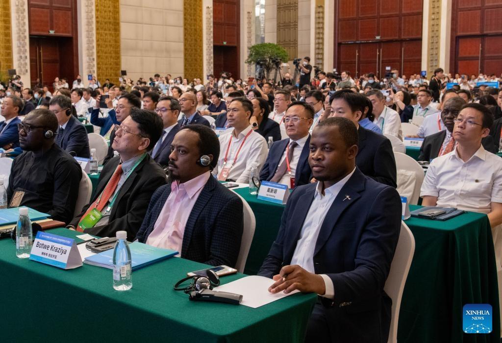 18 China-Africa sci-tech projects inked in central China 18 China-Africa sci-tech projects inked in central China