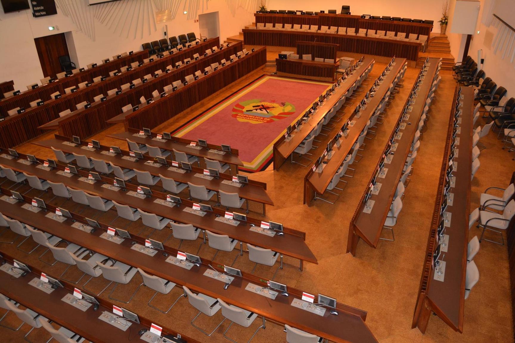 Standing Commission meets to convene extraordinary session of Parliament Standing Commission meets to convene extraordinary session of Parliament