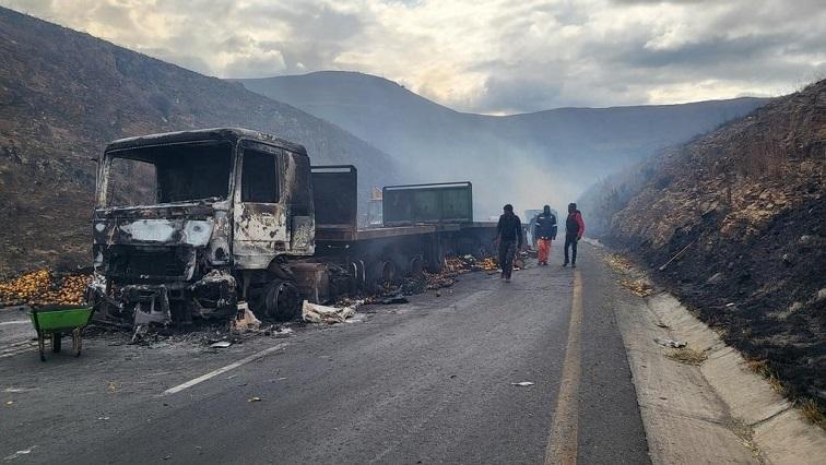 South African police investigating the torching of five trucks on the N4, in Mpumalanga South African police investigating the torching of five trucks on the N4, in Mpumalanga