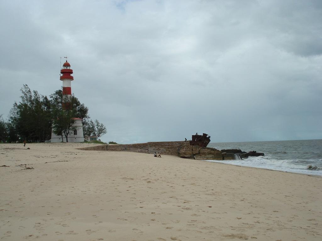 Navigation suspended along Beira coastline Navigation suspended along Beira coastline