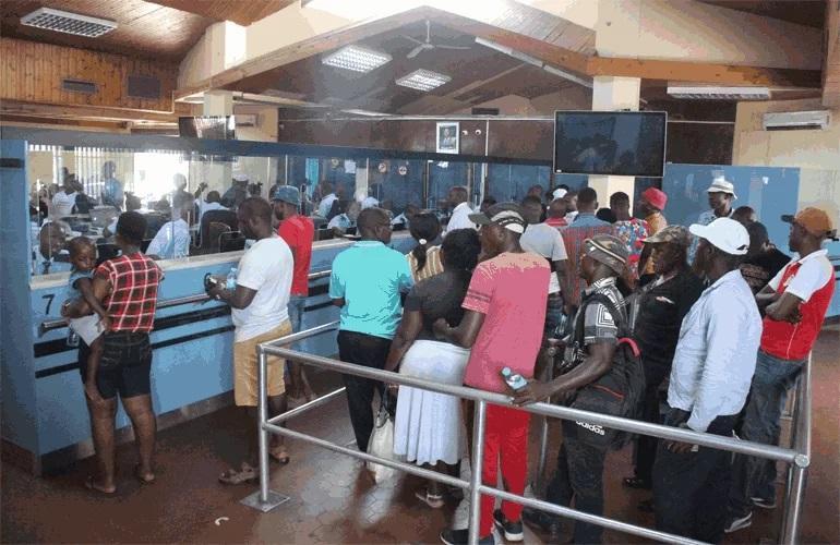 Eight minors abandoned at Ressano border Eight minors abandoned at Ressano border