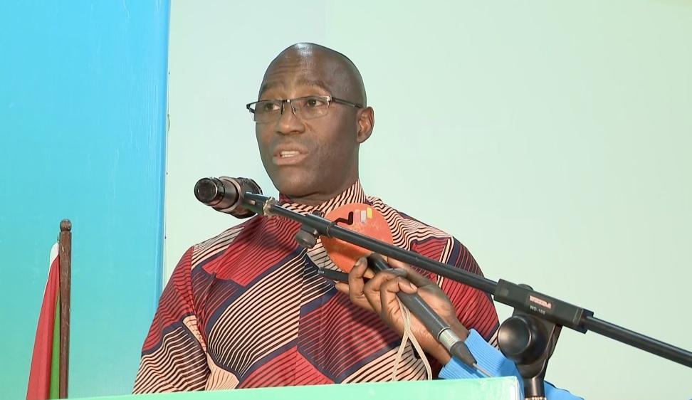 Health minister praises doctors who work despite the AMM strike Health minister praises doctors who work despite the AMM strike