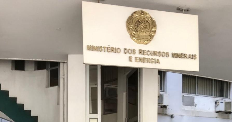 Fourteen mining companies fined Fourteen mining companies fined