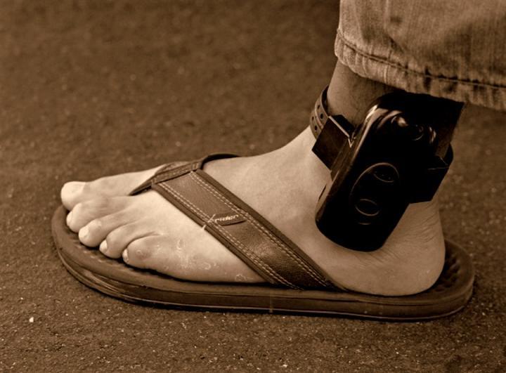 Electronic bracelet may alleviate overcrowding in prisons Electronic bracelet may alleviate overcrowding in prisons