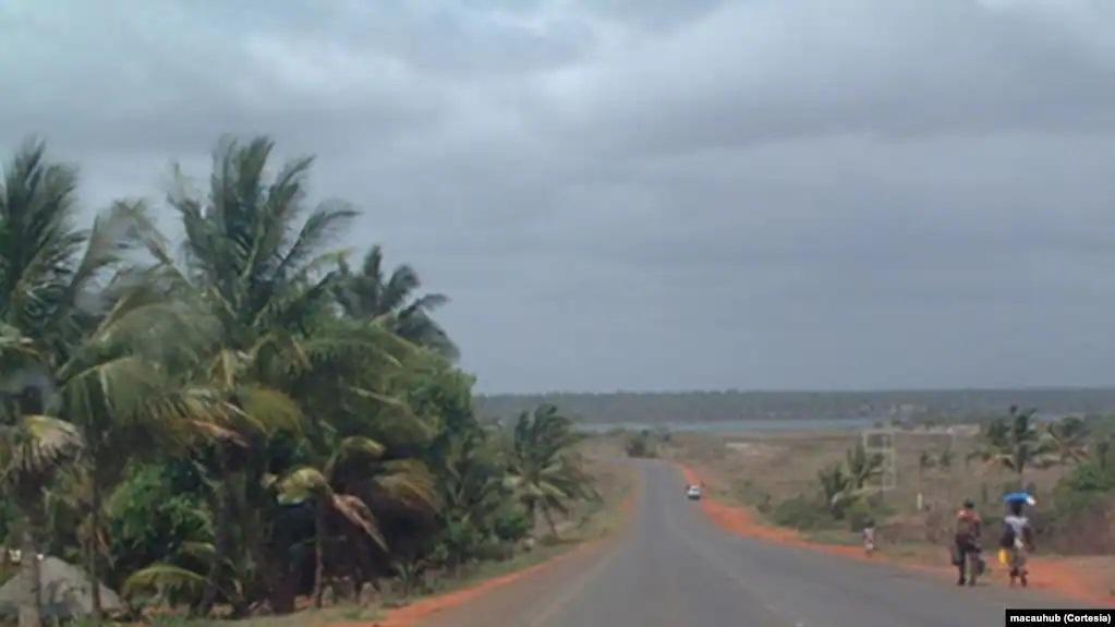 Former Renamo guerrillas restart life in villages where everything is missing Former Renamo guerrillas restart life in villages where everything is missing