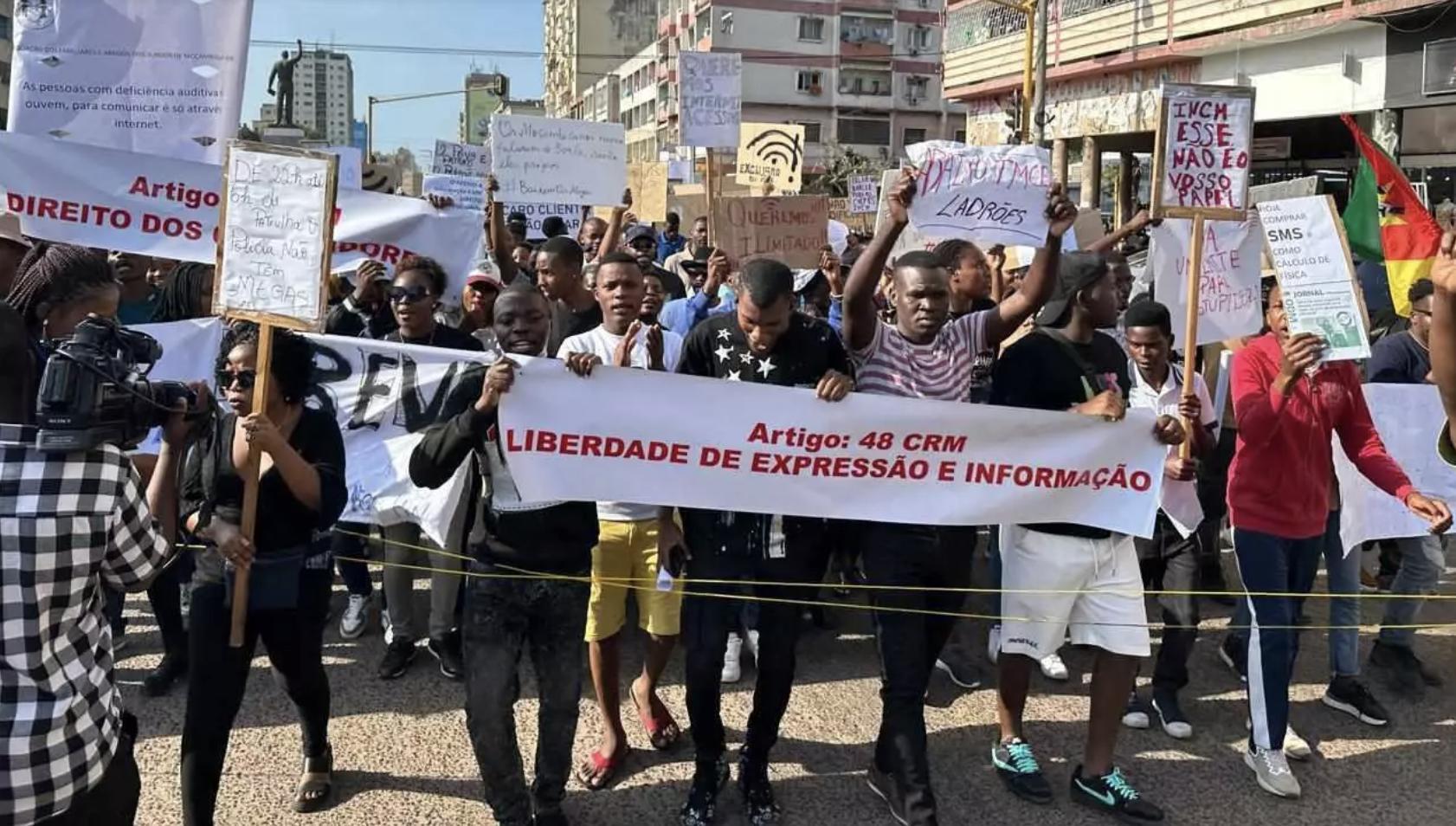 Government halts new telecom tariffs - Mozambique