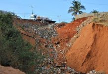 IDP Families Fear Growing Ditch in Pemba Rains IDP Families Fear Growing Ditch in Pemba Rains