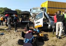 11 dead and eight injured in Chongoene crash 11 dead and eight injured in Chongoene crash