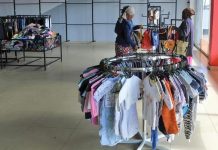 Selling 2nd-hand clothes generates income Selling 2nd-hand clothes generates income