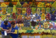 Food Prices Decline 1.6% in October Due to Ample Supplies Food Prices Decline 1.6% in October Due to Ample Supplies