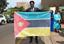 Mondlane Urges Removal of AK-47 and Hoe from Flag Mondlane Urges Removal of AK-47 and Hoe from Flag