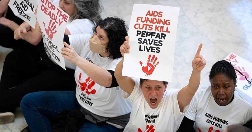 UNAIDS urges global unity in World AIDS Day call to action UNAIDS urges global unity in World AIDS Day call to action