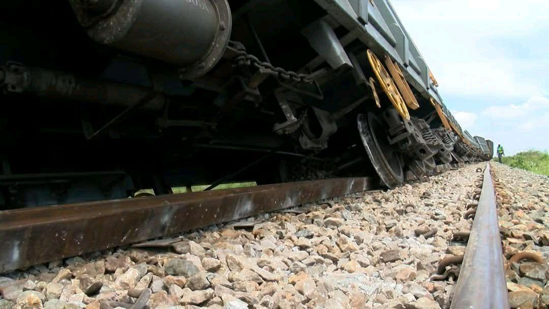 Sena line train circulation halted after derailments Sena line train circulation halted after derailments