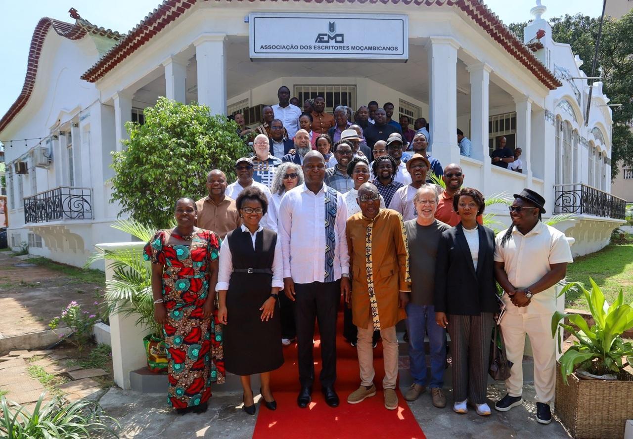 President Chapo Launches €40,000 National Literary Contest