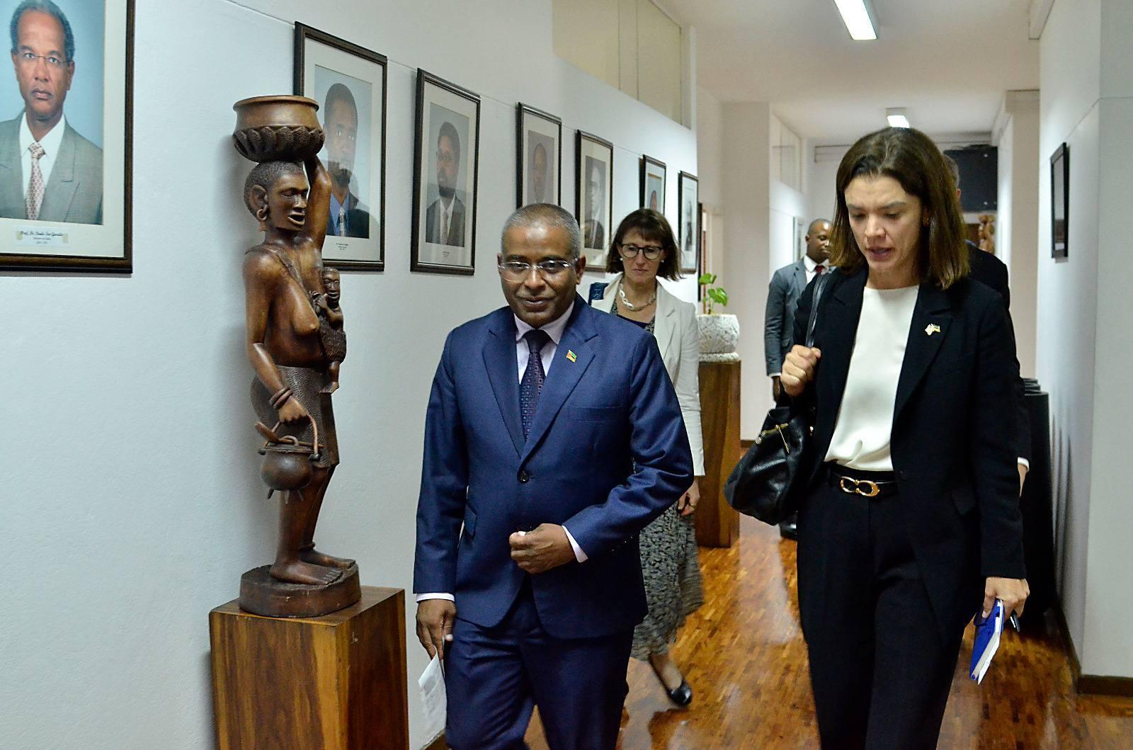 Mozambique and US Advance Talks on Health Deal Mozambique and US Advance Talks on Health Deal