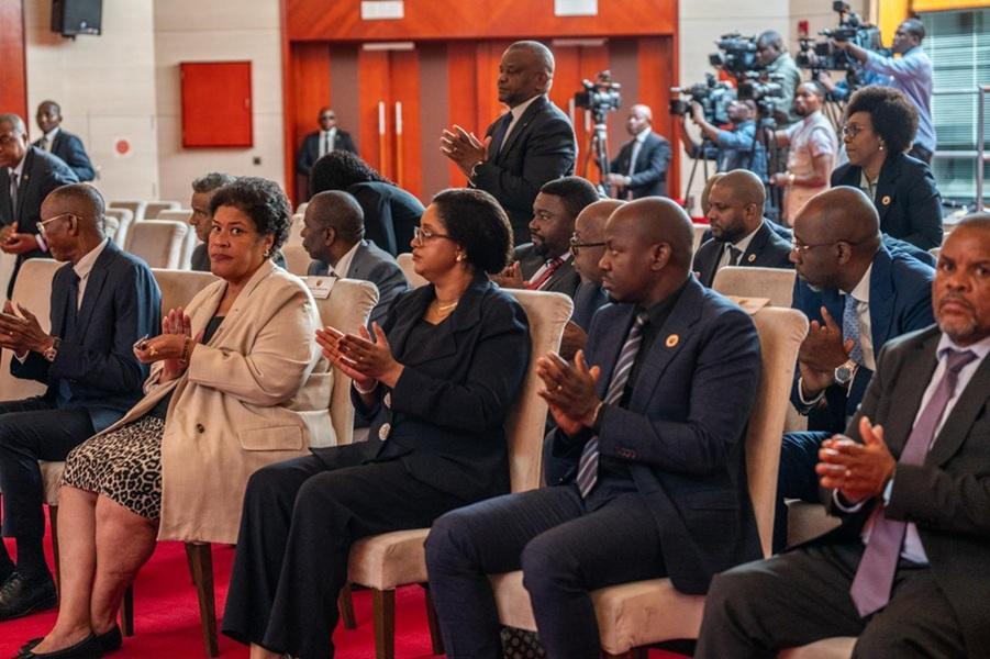 President Chapo Signs Programme Contracts With Ministers President Chapo Signs Programme Contracts With Ministers