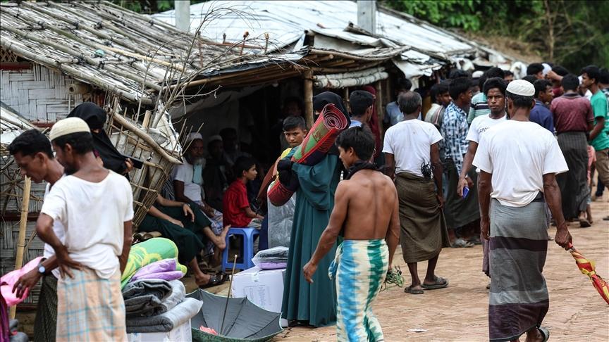 304 Million Live Outside Their Country of Birth 304 Million Live Outside Their Country of Birth