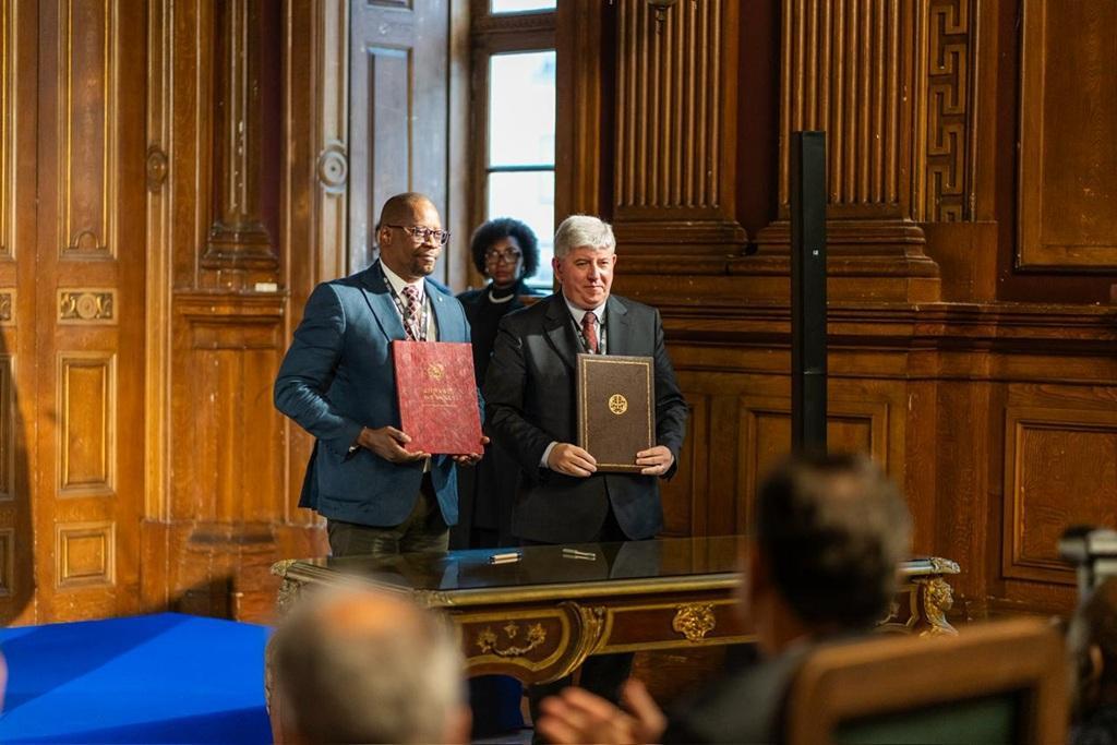 Maputo Port Company Signs MoU with University of Porto Maputo Port Company Signs MoU with University of Porto