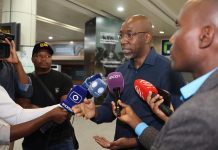 Minister visits Maputo airport, promises lower air fares Minister visits Maputo airport, promises lower air fares