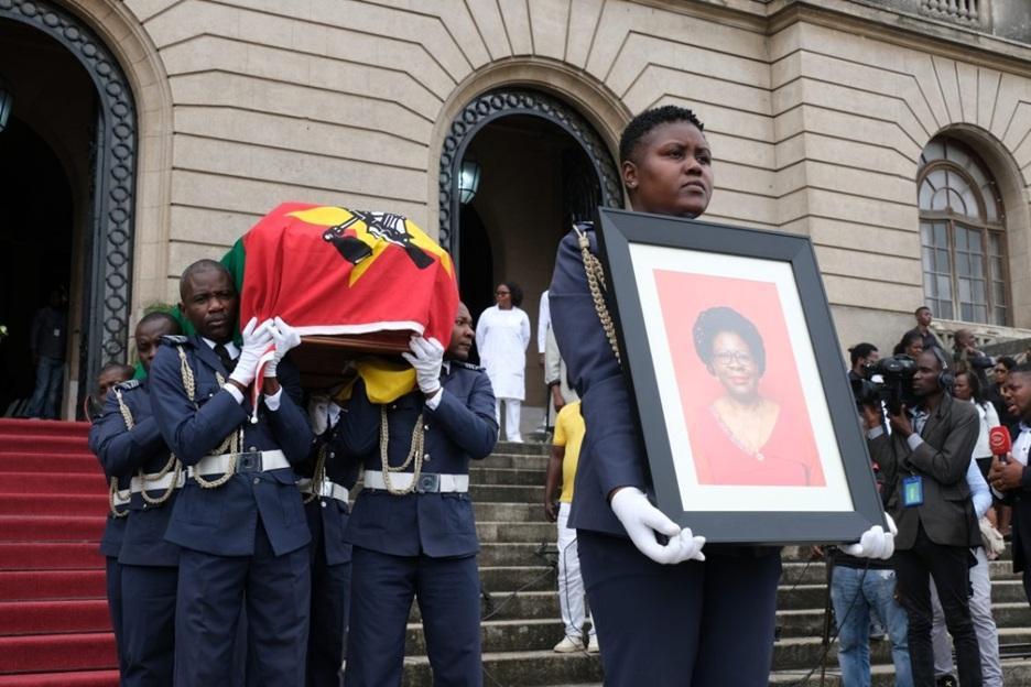 “How can we accept that Luisa Diogo is no longer with us?” “How can we accept that Luisa Diogo is no longer with us?”