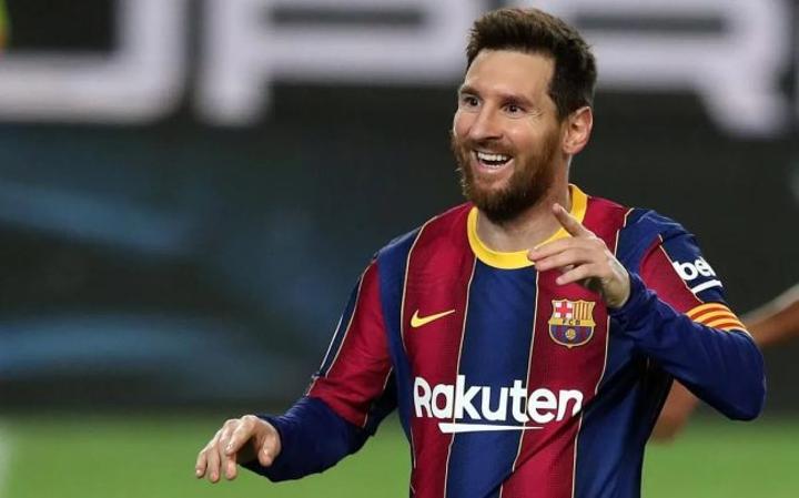 Lionel Messi Considers Return to FC Barcelona Lionel Messi Considers Return to FC Barcelona