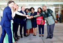 Mozambique Receives 93 Tons of Flood Relief Donations Mozambique Receives 93 Tons of Flood Relief Donations