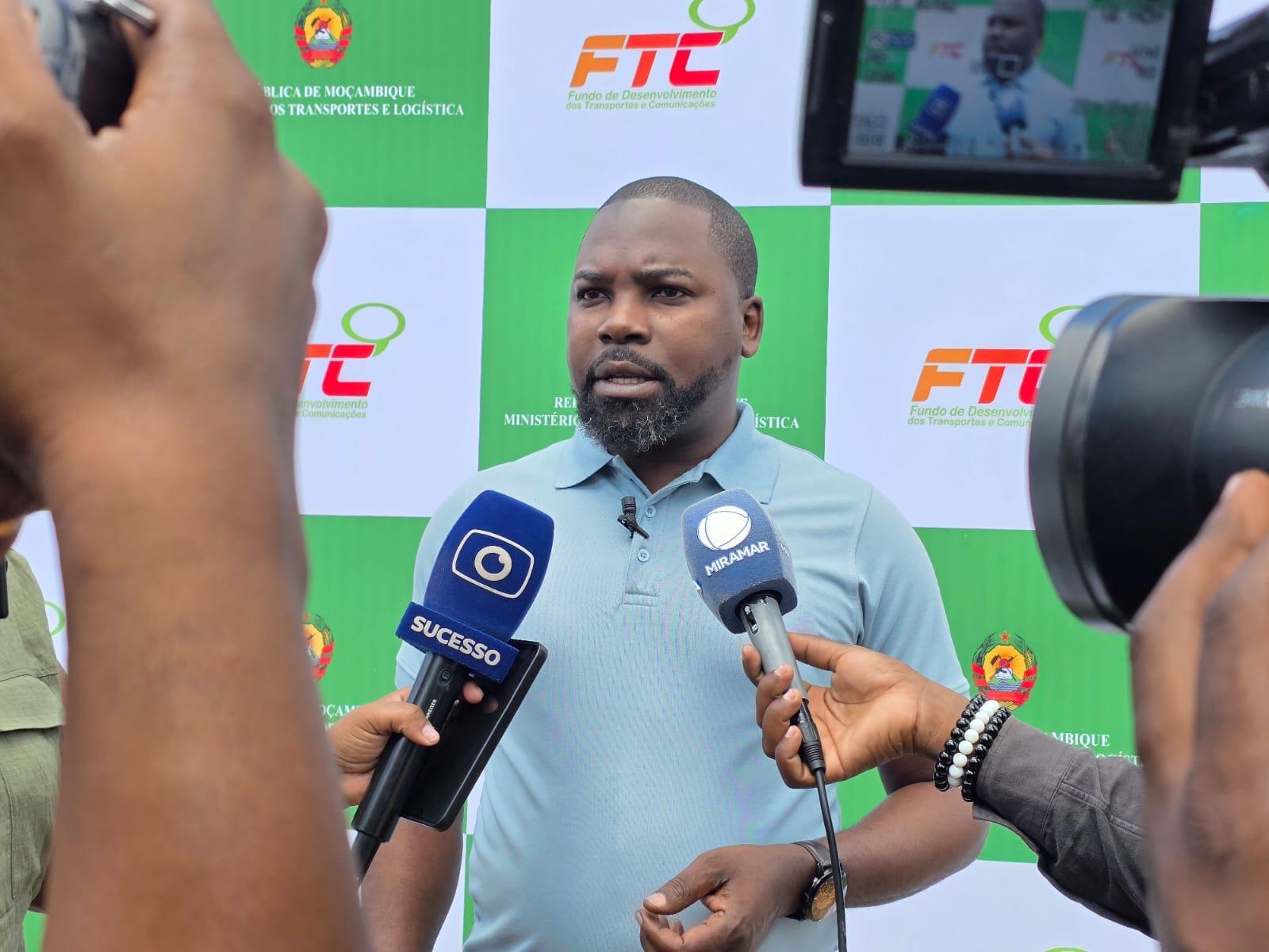 President Delivers 100 Buses to 15 Municipalities President Delivers 100 Buses to 15 Municipalities