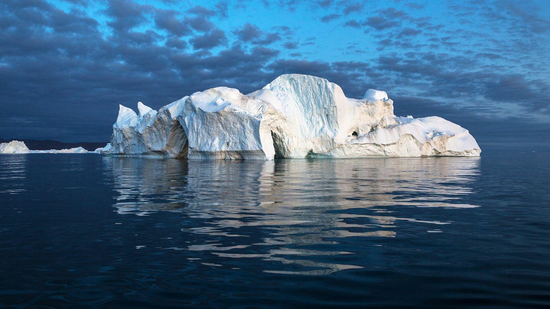 Scientists Fear Ecosystem Damage After 'Mega Iceberg' Dumps 152 Bln ...