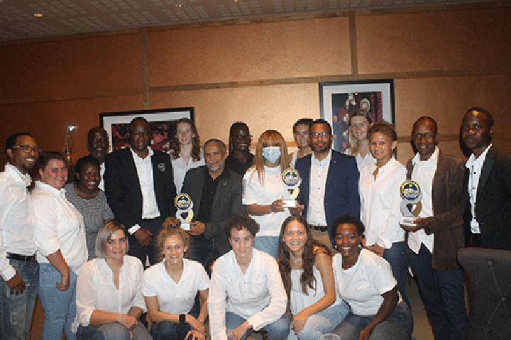 Women’s hockey team rewarded Women’s hockey team rewarded