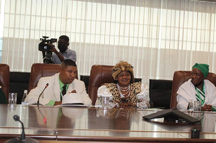 Geingob pained by /Khomanin’s landlessness Geingob pained by /Khomanin’s landlessness