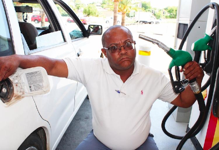 Oil tumbles towards US$100 Oil tumbles towards US$100