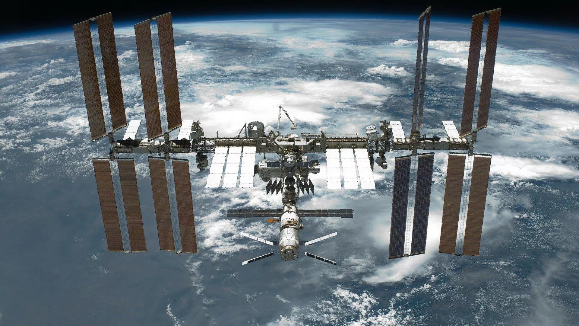 Roscosmos: Progress MS-20 Raises ISS Orbit by 880 Meters, Taking Station Away From Debris Roscosmos: Progress MS-20 Raises ISS Orbit by 880 Meters, Taking Station Away From Debris