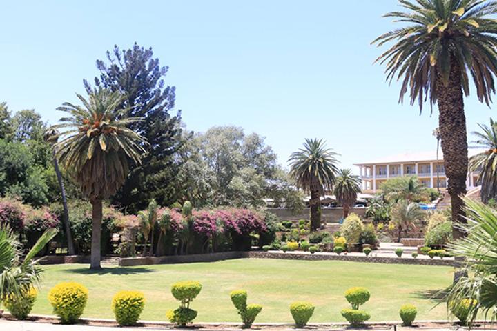 Petition to open Parliament Gardens underway Petition to open Parliament Gardens underway