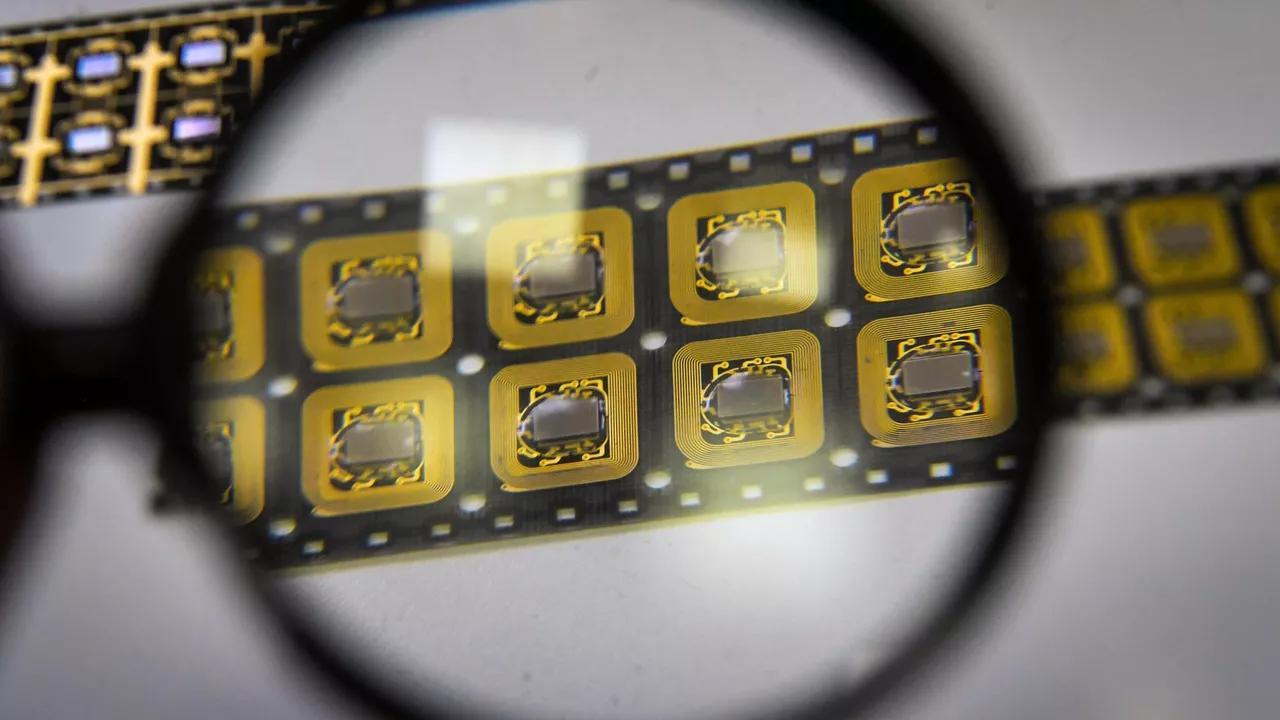 What Materials are Used to Make Microchips? What Materials are Used to Make Microchips?