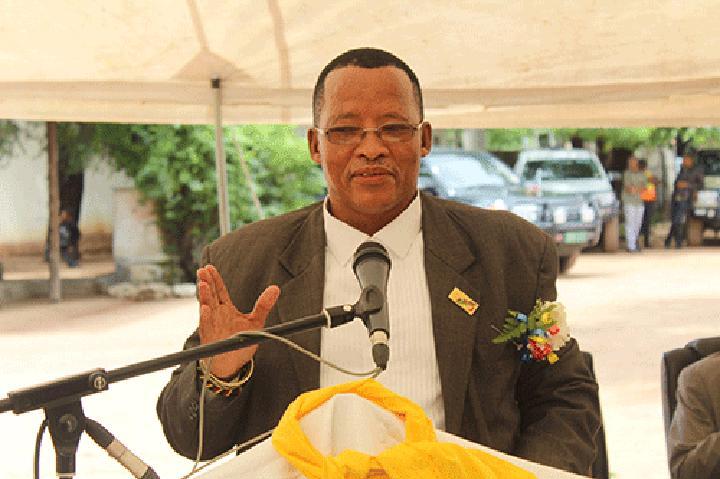 /Ui/o/oo survives accident outside Grootfontein /Ui/o/oo survives accident outside Grootfontein